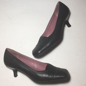 AEROSOLES Two Suit Square Toe Leather Kitten Heels